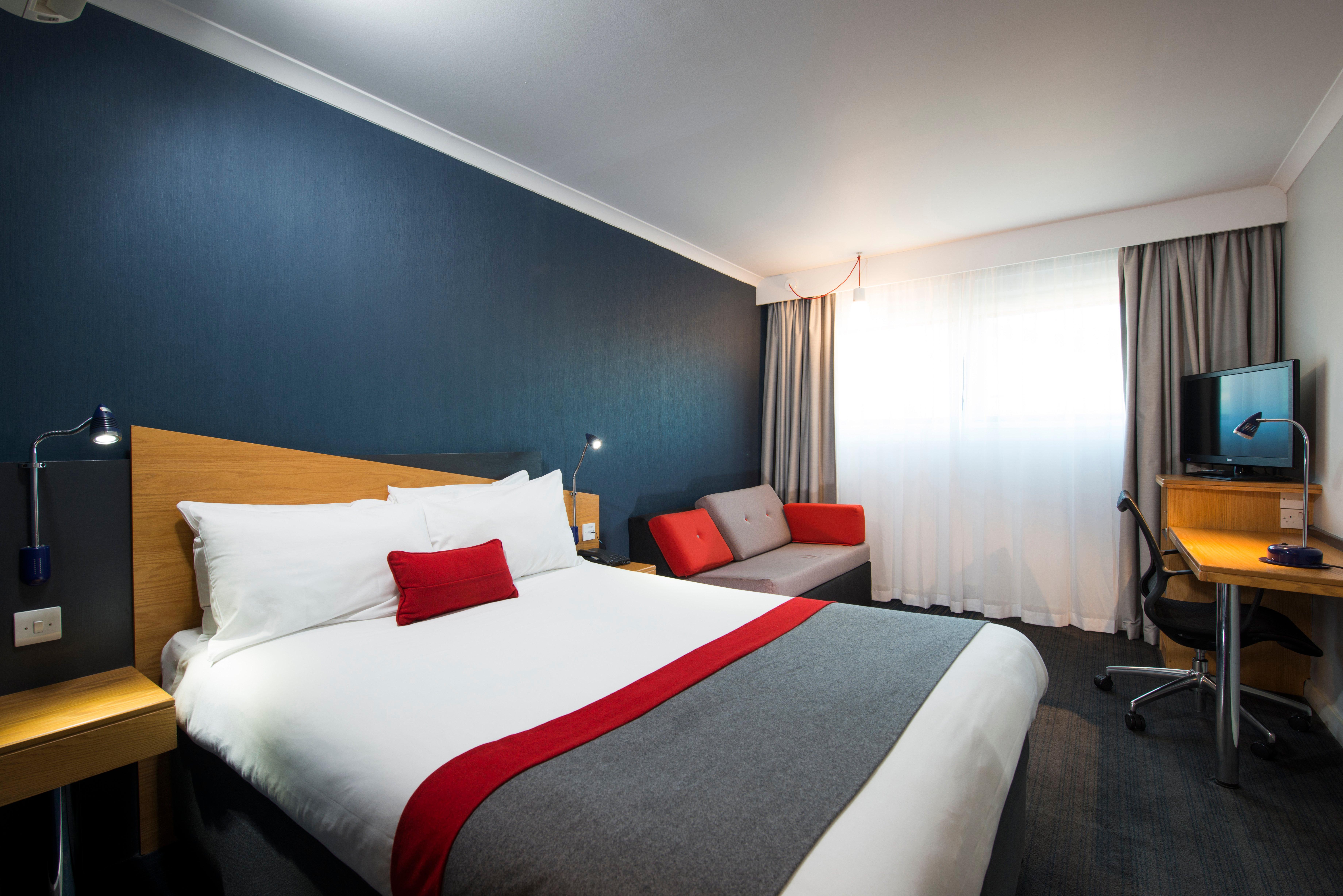 Holiday Inn Express Gloucester - South, An Ihg Hotel Ngoại thất bức ảnh