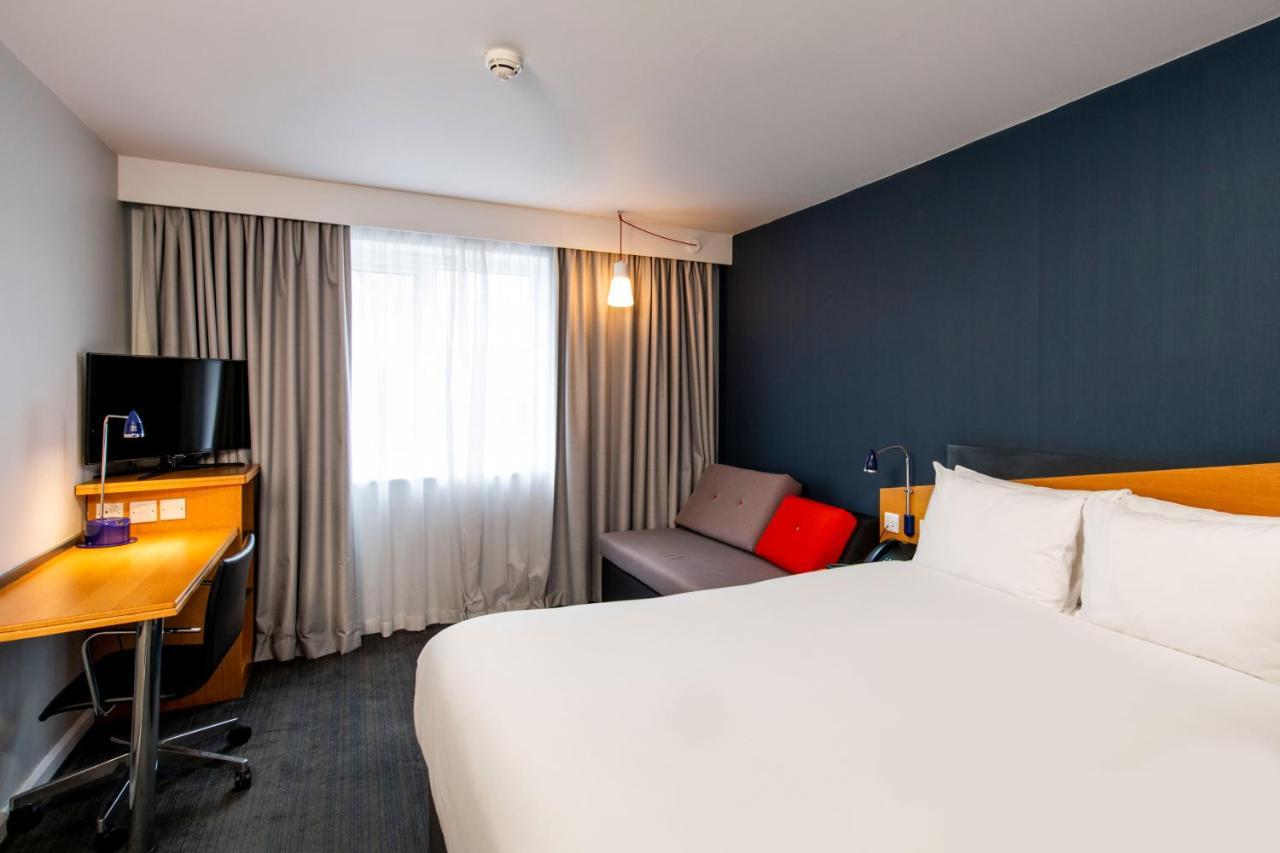 Holiday Inn Express Gloucester - South, An Ihg Hotel Ngoại thất bức ảnh