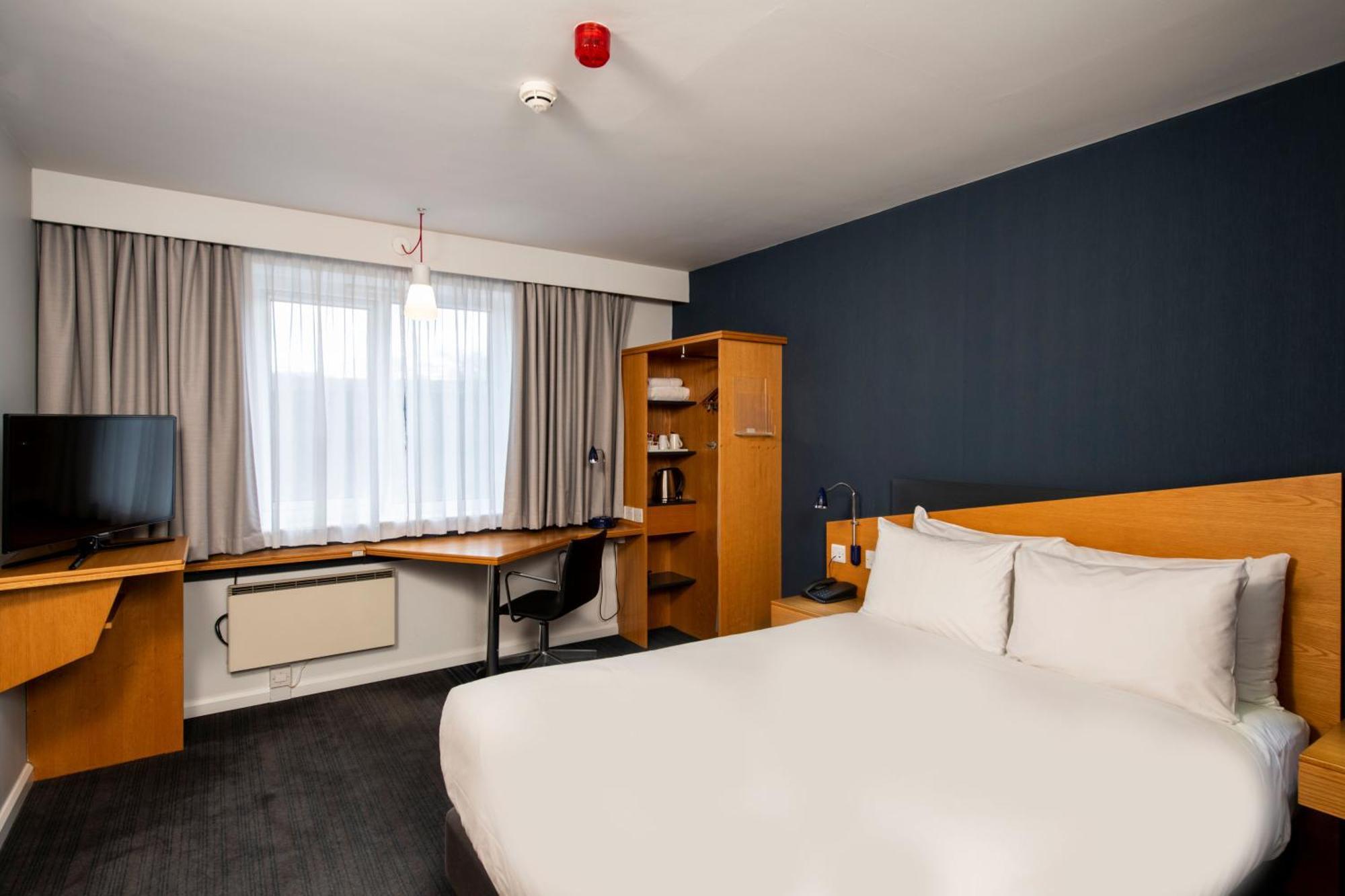 Holiday Inn Express Gloucester - South, An Ihg Hotel Ngoại thất bức ảnh