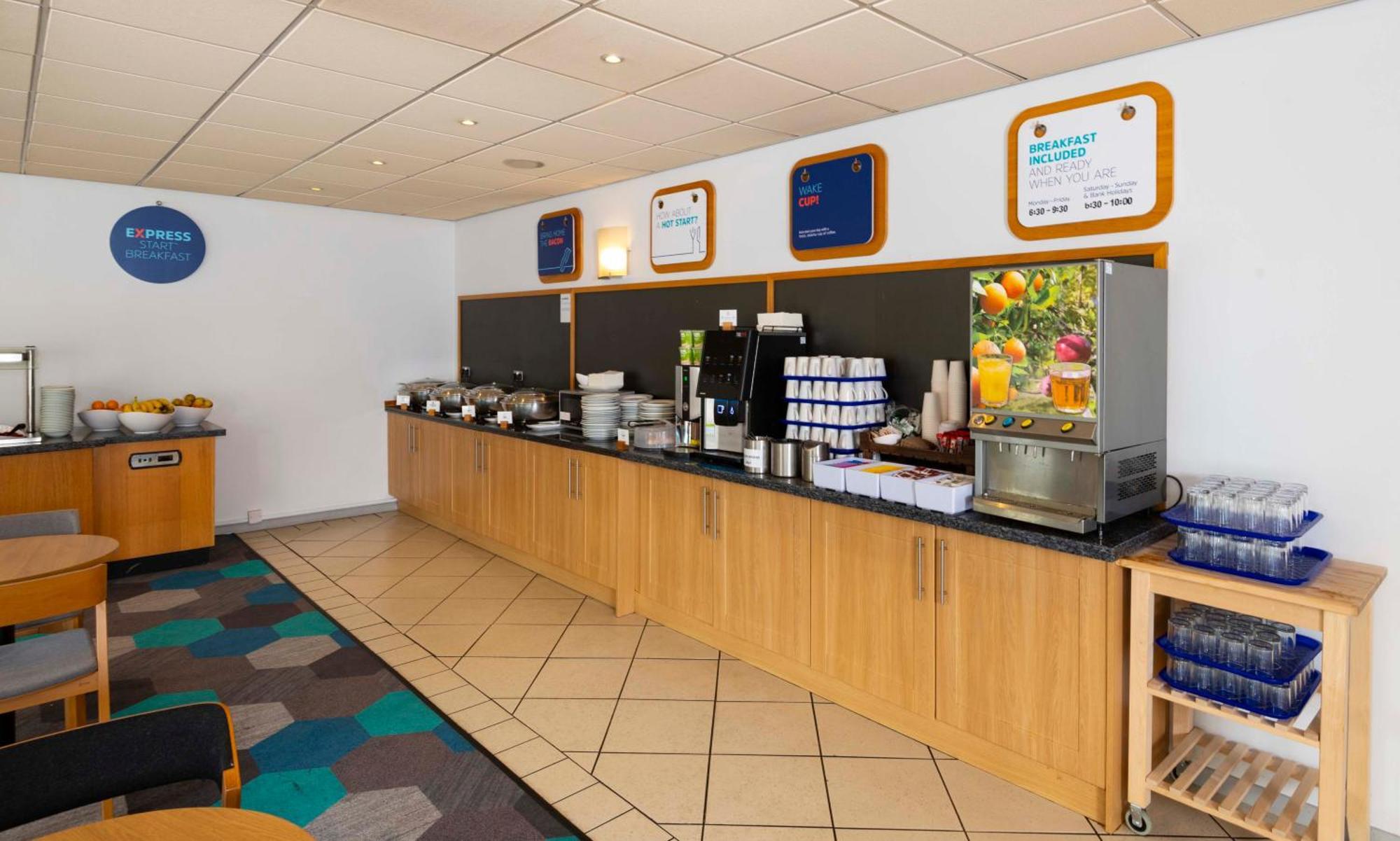 Holiday Inn Express Gloucester - South, An Ihg Hotel Ngoại thất bức ảnh