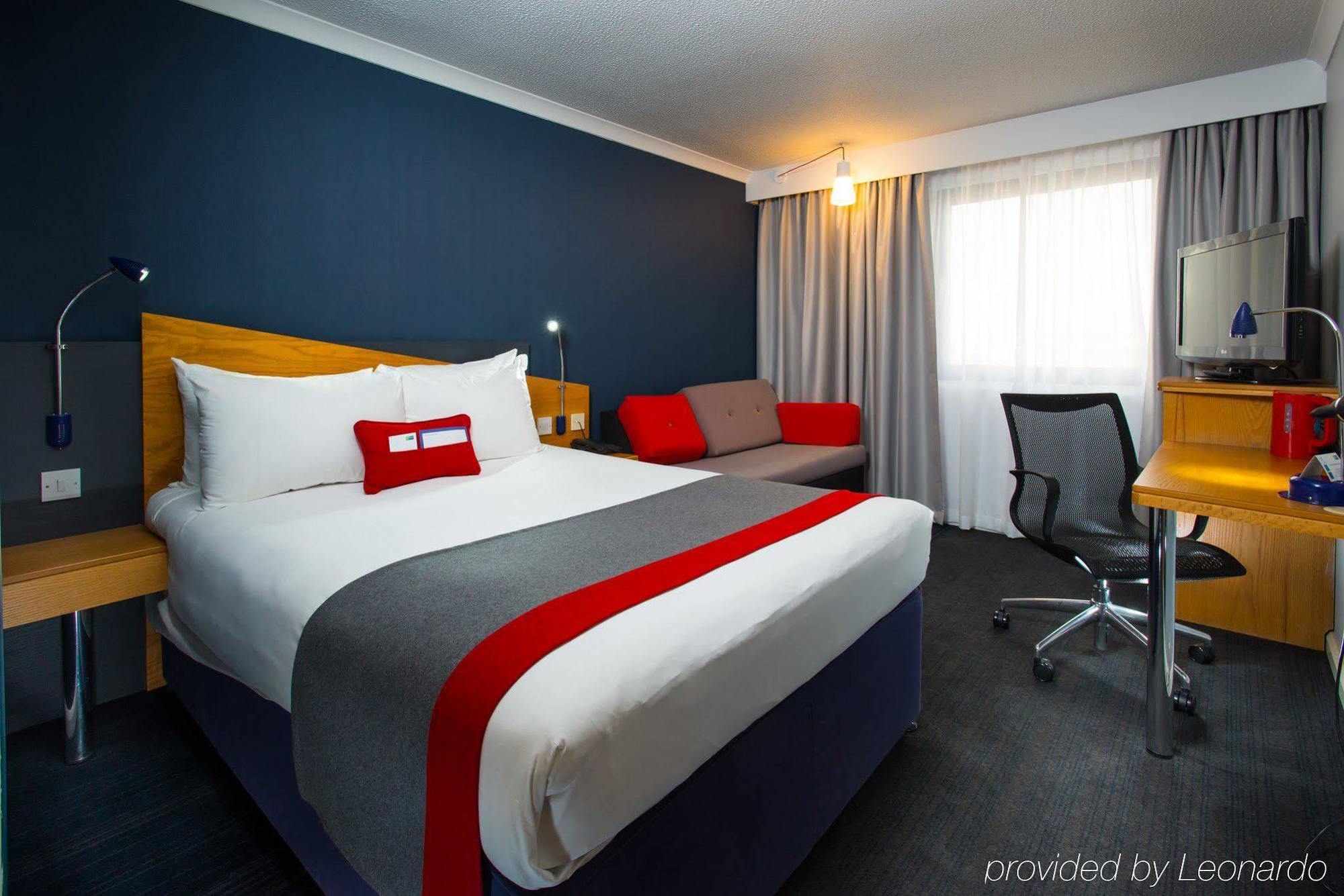 Holiday Inn Express Gloucester - South, An Ihg Hotel Ngoại thất bức ảnh